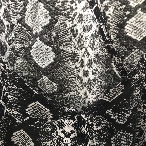 H&M V-Neck Jumpsuit Size 10 - Picture 5 of 5